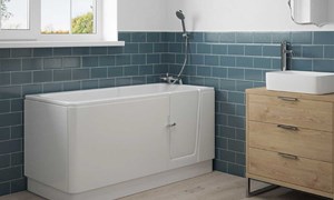 Future-proof bathtub with door