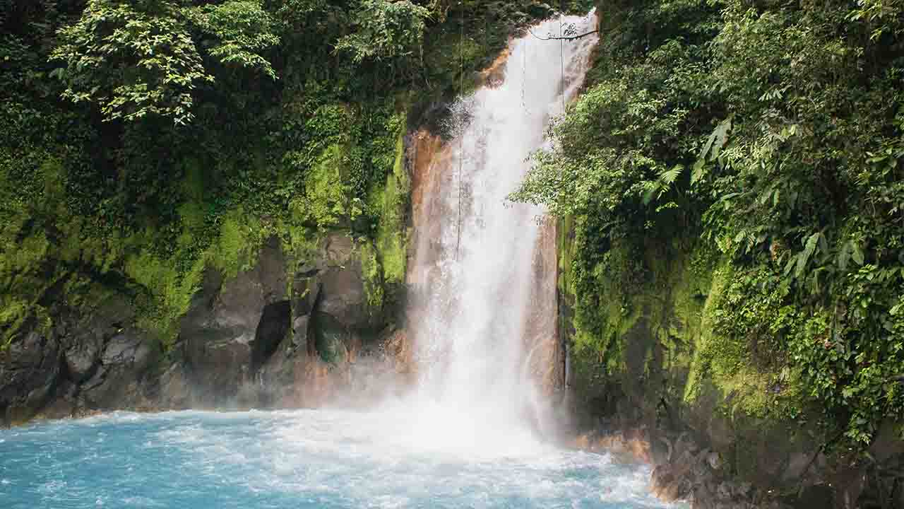 rio celeste waterfall 16-9.jpg